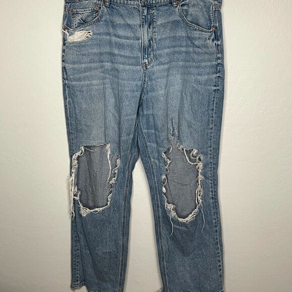American Eagle Strigid Highest Rise Baggy Distressed Straight Jean 20 Reg #22 - Picture 2 of 8